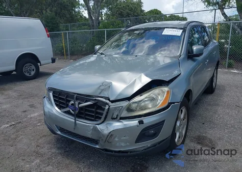 2010 Volvo Xc60 3.2 z USA, uszkodzony, nr VIN YV4982DL7A2122146